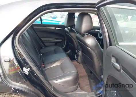 2018 Chrysler 300 Touring L Awd z USA, uszkodzony, nr VIN 2C3CCARG4JH229020